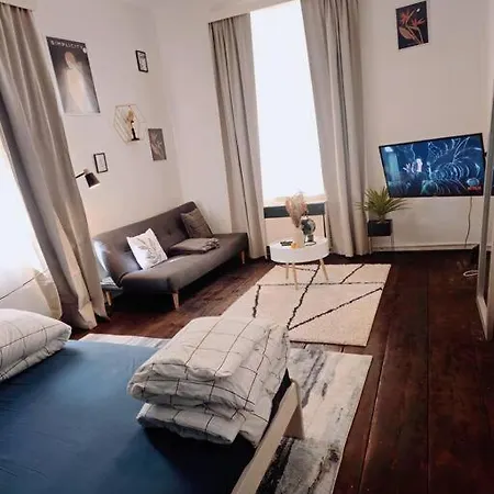 Swanky Apartament